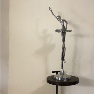 Meet your Posher, Yusely